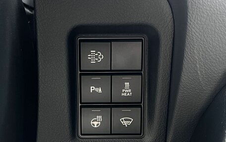 Toyota Land Cruiser Prado 150 рестайлинг 2, 2018 год, 4 290 000 рублей, 19 фотография