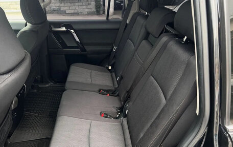 Toyota Land Cruiser Prado 150 рестайлинг 2, 2018 год, 4 290 000 рублей, 10 фотография