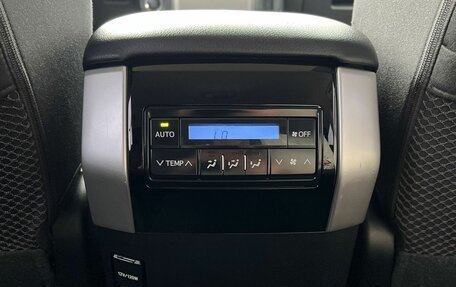 Toyota Land Cruiser Prado 150 рестайлинг 2, 2018 год, 4 290 000 рублей, 30 фотография