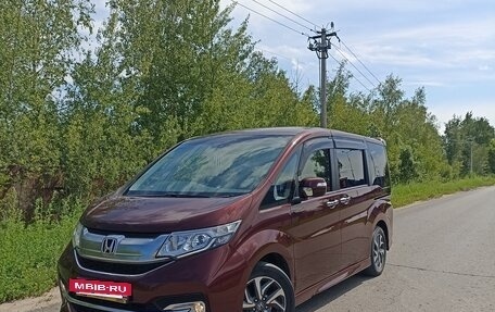 Honda Stepwgn IV, 2017 год, 2 300 000 рублей, 3 фотография