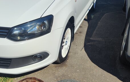 Volkswagen Polo VI (EU Market), 2013 год, 900 000 рублей, 2 фотография