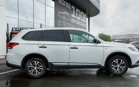Mitsubishi Outlander III рестайлинг 3, 2019 год, 1 650 000 рублей, 4 фотография