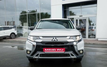 Mitsubishi Outlander III рестайлинг 3, 2019 год, 1 650 000 рублей, 2 фотография