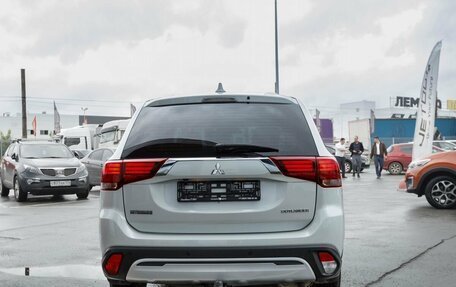 Mitsubishi Outlander III рестайлинг 3, 2019 год, 1 650 000 рублей, 6 фотография