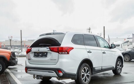 Mitsubishi Outlander III рестайлинг 3, 2019 год, 1 650 000 рублей, 5 фотография