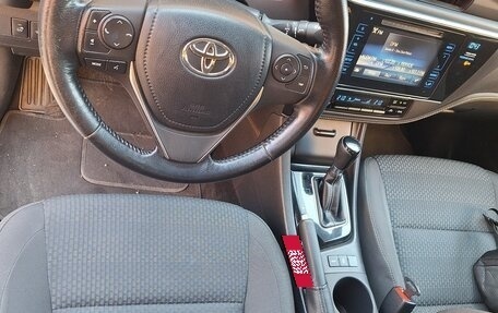 Toyota Corolla, 2018 год, 1 900 000 рублей, 2 фотография