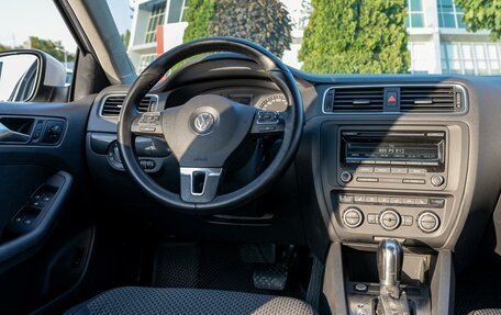 Volkswagen Jetta VI, 2012 год, 855 000 рублей, 15 фотография