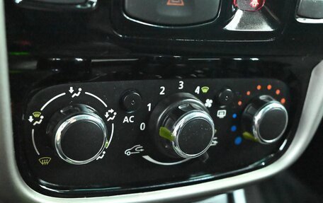 Renault Duster I рестайлинг, 2014 год, 1 050 000 рублей, 16 фотография