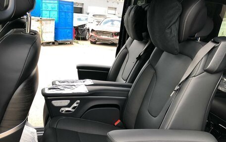Mercedes-Benz V-Класс, 2024 год, 17 200 000 рублей, 10 фотография