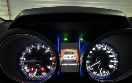 Toyota Land Cruiser Prado 150 рестайлинг 2, 2014 год, 3 600 000 рублей, 23 фотография