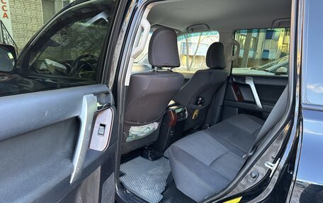 Toyota Land Cruiser Prado 150 рестайлинг 2, 2014 год, 3 600 000 рублей, 13 фотография