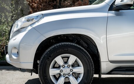 Toyota Land Cruiser Prado 150 рестайлинг 2, 2014 год, 3 400 000 рублей, 13 фотография
