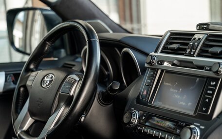 Toyota Land Cruiser Prado 150 рестайлинг 2, 2014 год, 3 400 000 рублей, 25 фотография