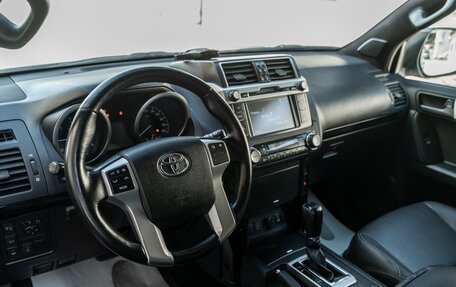 Toyota Land Cruiser Prado 150 рестайлинг 2, 2014 год, 3 400 000 рублей, 24 фотография