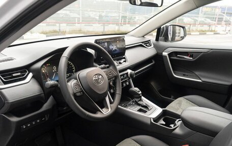 Toyota RAV4, 2024 год, 4 350 000 рублей, 17 фотография