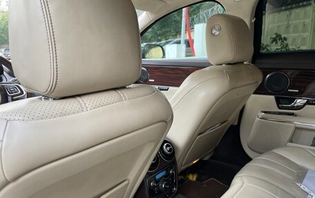 Jaguar XJ IV (X351), 2010 год, 1 700 000 рублей, 8 фотография