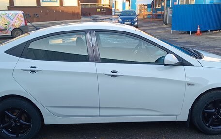 Hyundai Solaris II рестайлинг, 2014 год, 675 000 рублей, 2 фотография