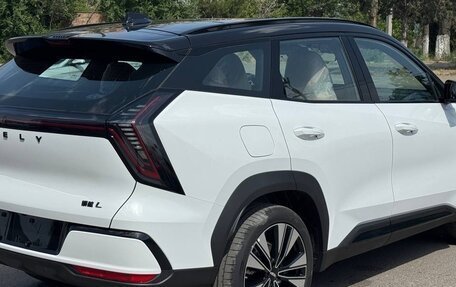 Geely Atlas, 2025 год, 2 500 000 рублей, 6 фотография