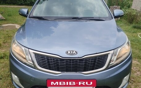 KIA Rio III рестайлинг, 2013 год, 800 000 рублей, 2 фотография