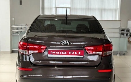 KIA Rio III рестайлинг, 2016 год, 999 000 рублей, 7 фотография