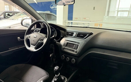 KIA Rio III рестайлинг, 2016 год, 999 000 рублей, 22 фотография
