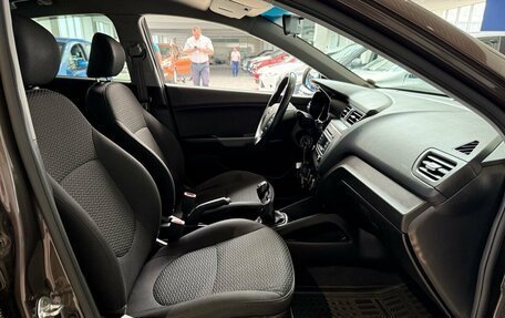 KIA Rio III рестайлинг, 2016 год, 999 000 рублей, 23 фотография
