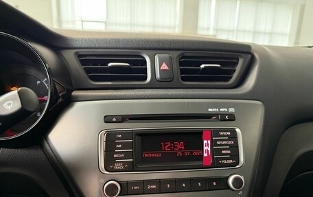 KIA Rio III рестайлинг, 2016 год, 999 000 рублей, 25 фотография