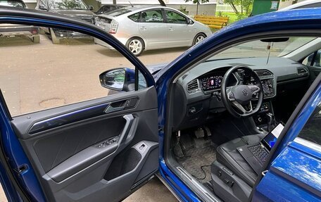 Volkswagen Tiguan II, 2020 год, 3 225 000 рублей, 2 фотография