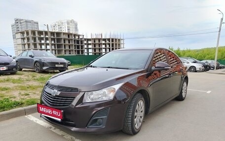 Chevrolet Cruze II, 2014 год, 900 000 рублей, 3 фотография
