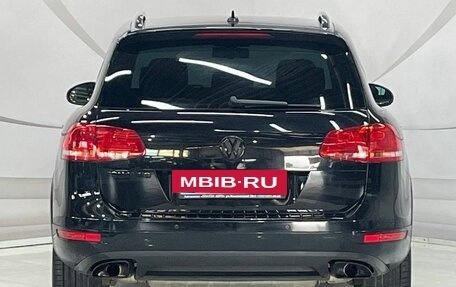 Volkswagen Touareg III, 2011 год, 2 080 000 рублей, 6 фотография