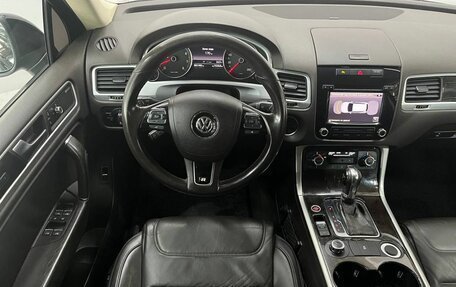 Volkswagen Touareg III, 2011 год, 2 080 000 рублей, 11 фотография