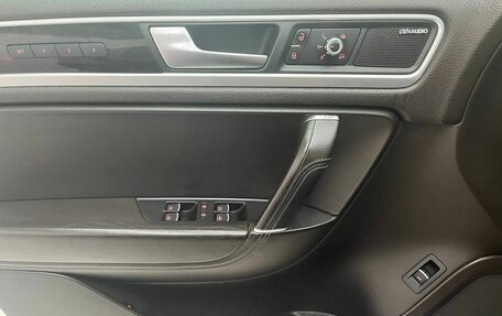 Volkswagen Touareg III, 2011 год, 2 080 000 рублей, 15 фотография
