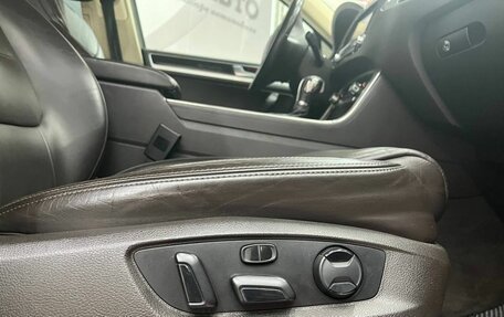 Volkswagen Touareg III, 2011 год, 2 080 000 рублей, 16 фотография