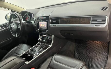 Volkswagen Touareg III, 2011 год, 2 080 000 рублей, 18 фотография