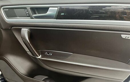 Volkswagen Touareg III, 2011 год, 2 080 000 рублей, 19 фотография