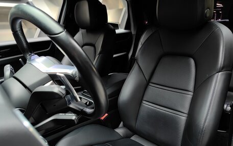 Porsche Cayenne III, 2018 год, 6 950 000 рублей, 14 фотография