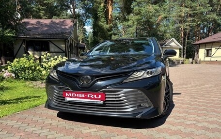 Toyota Camry, 2019 год, 3 600 000 рублей, 2 фотография