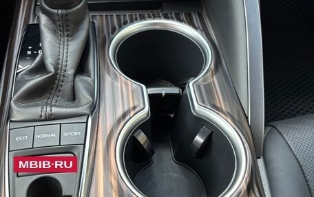 Toyota Camry, 2019 год, 3 600 000 рублей, 7 фотография