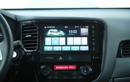 Mitsubishi Outlander III рестайлинг 3, 2022 год, 2 450 000 рублей, 14 фотография