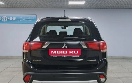 Mitsubishi Outlander III рестайлинг 3, 2015 год, 1 550 000 рублей, 6 фотография