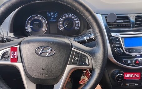 Hyundai Solaris II рестайлинг, 2011 год, 780 000 рублей, 18 фотография