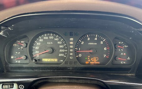 Toyota Land Cruiser 100 рестайлинг 2, 1999 год, 1 750 000 рублей, 2 фотография