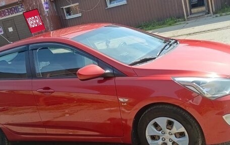 Hyundai Solaris II рестайлинг, 2015 год, 900 000 рублей, 5 фотография