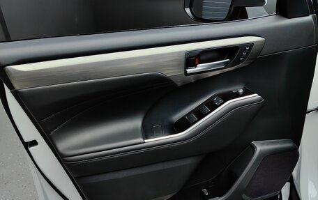 Toyota Highlander, 2025 год, 5 195 000 рублей, 17 фотография