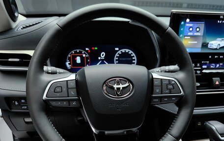 Toyota Highlander, 2025 год, 5 195 000 рублей, 30 фотография