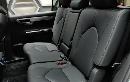 Toyota Highlander, 2025 год, 5 195 000 рублей, 20 фотография