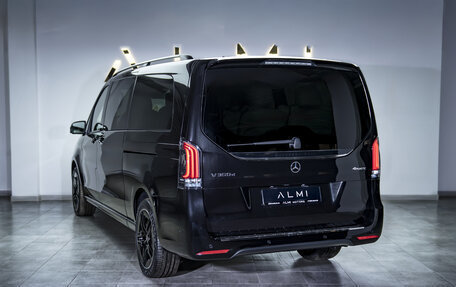 Mercedes-Benz V-Класс, 2024 год, 13 000 000 рублей, 3 фотография
