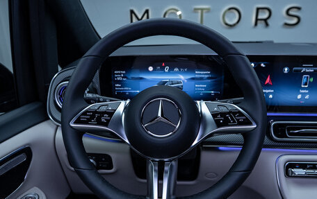 Mercedes-Benz V-Класс, 2024 год, 13 000 000 рублей, 13 фотография