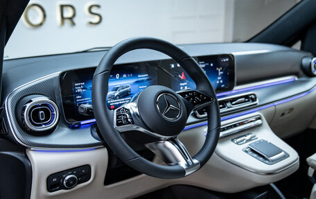 Mercedes-Benz V-Класс, 2024 год, 13 000 000 рублей, 14 фотография