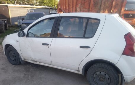 Renault Sandero II рестайлинг, 2013 год, 295 000 рублей, 3 фотография